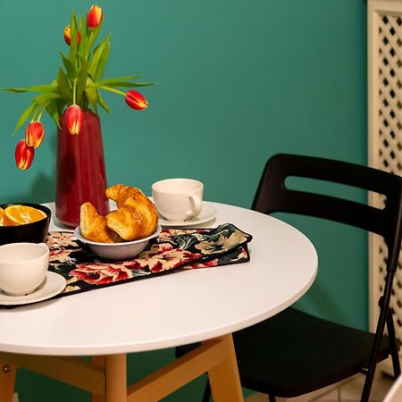 The Best Rent - Spacious One-Bedroom Apartment Near The Columns Of San Lorenzo Milan Bagian luar foto