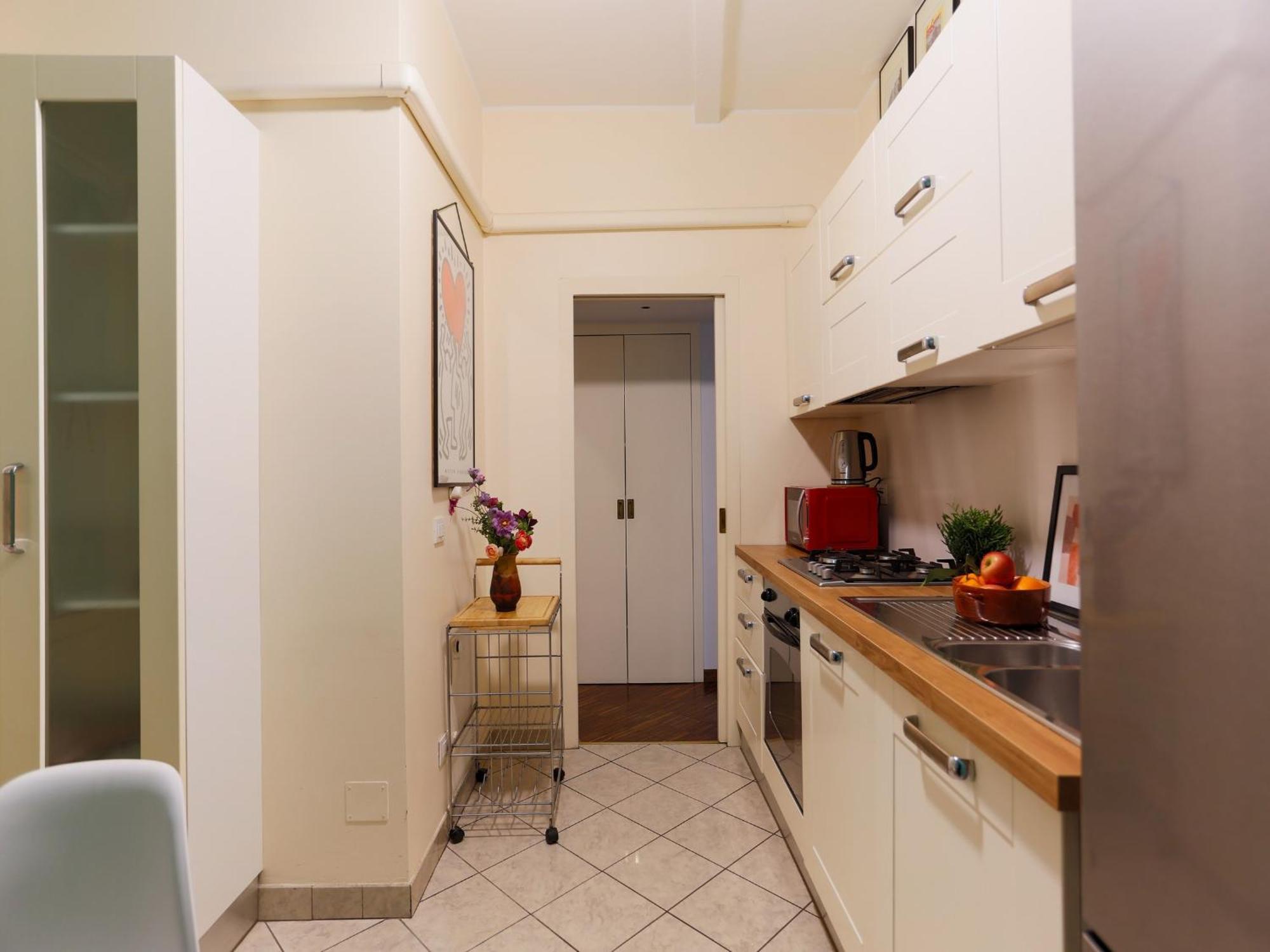 The Best Rent - Spacious One-Bedroom Apartment Near The Columns Of San Lorenzo Milan Bagian luar foto