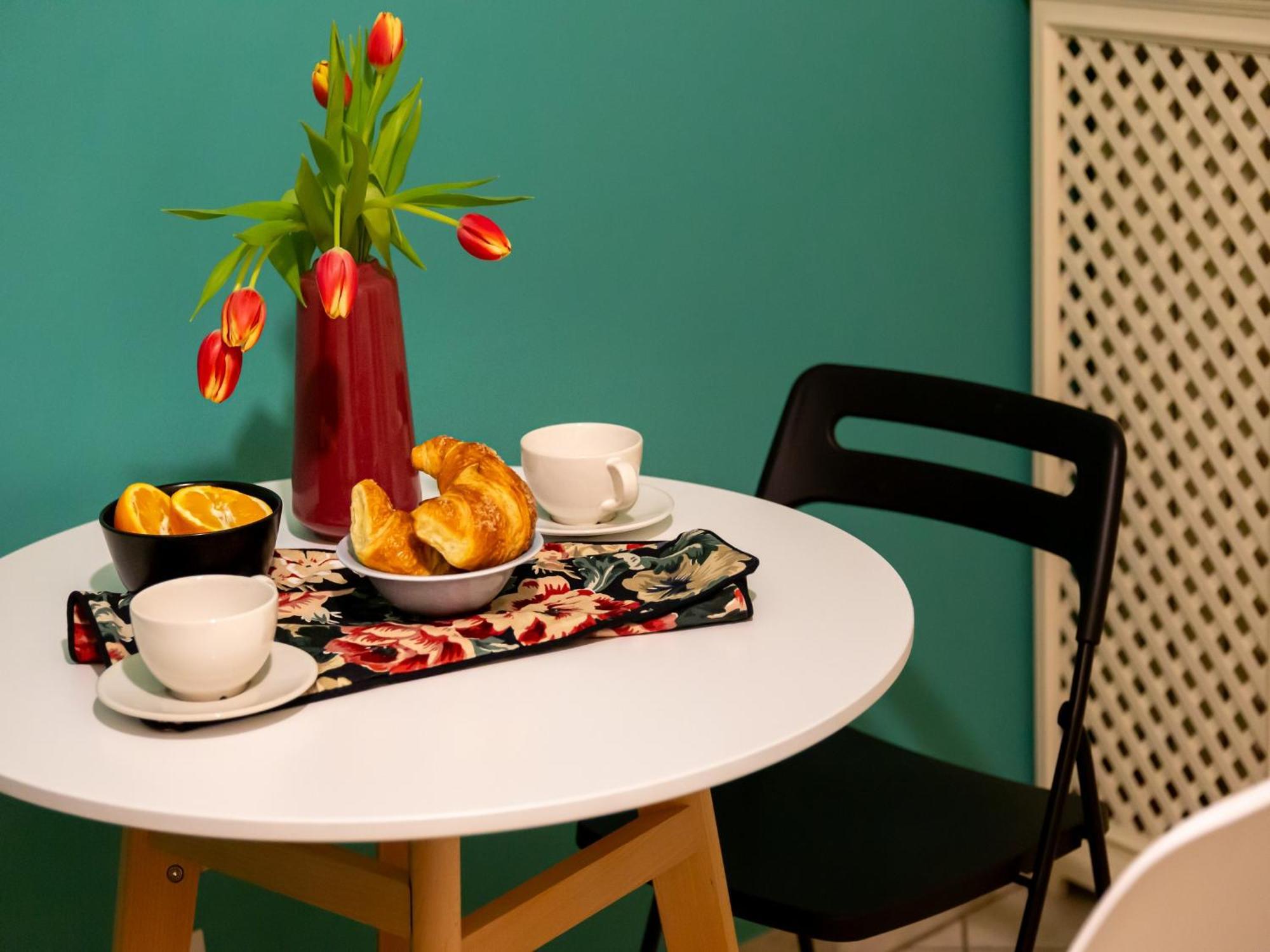 The Best Rent - Spacious One-Bedroom Apartment Near The Columns Of San Lorenzo Milan Bagian luar foto