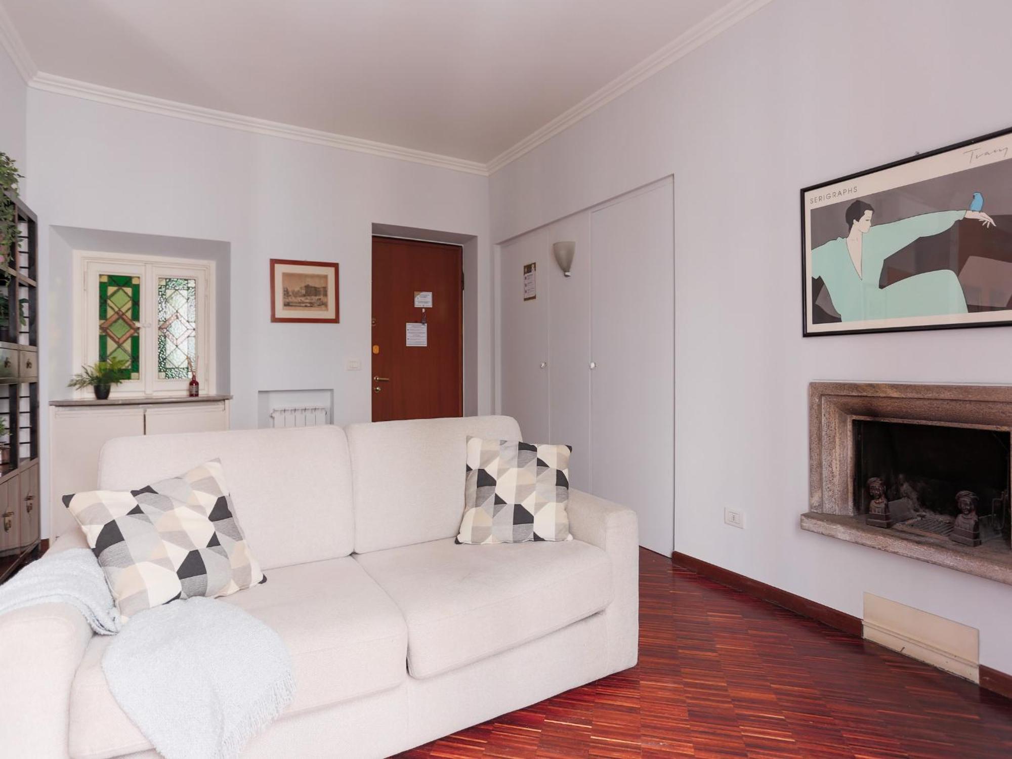 The Best Rent - Spacious One-Bedroom Apartment Near The Columns Of San Lorenzo Milan Bagian luar foto