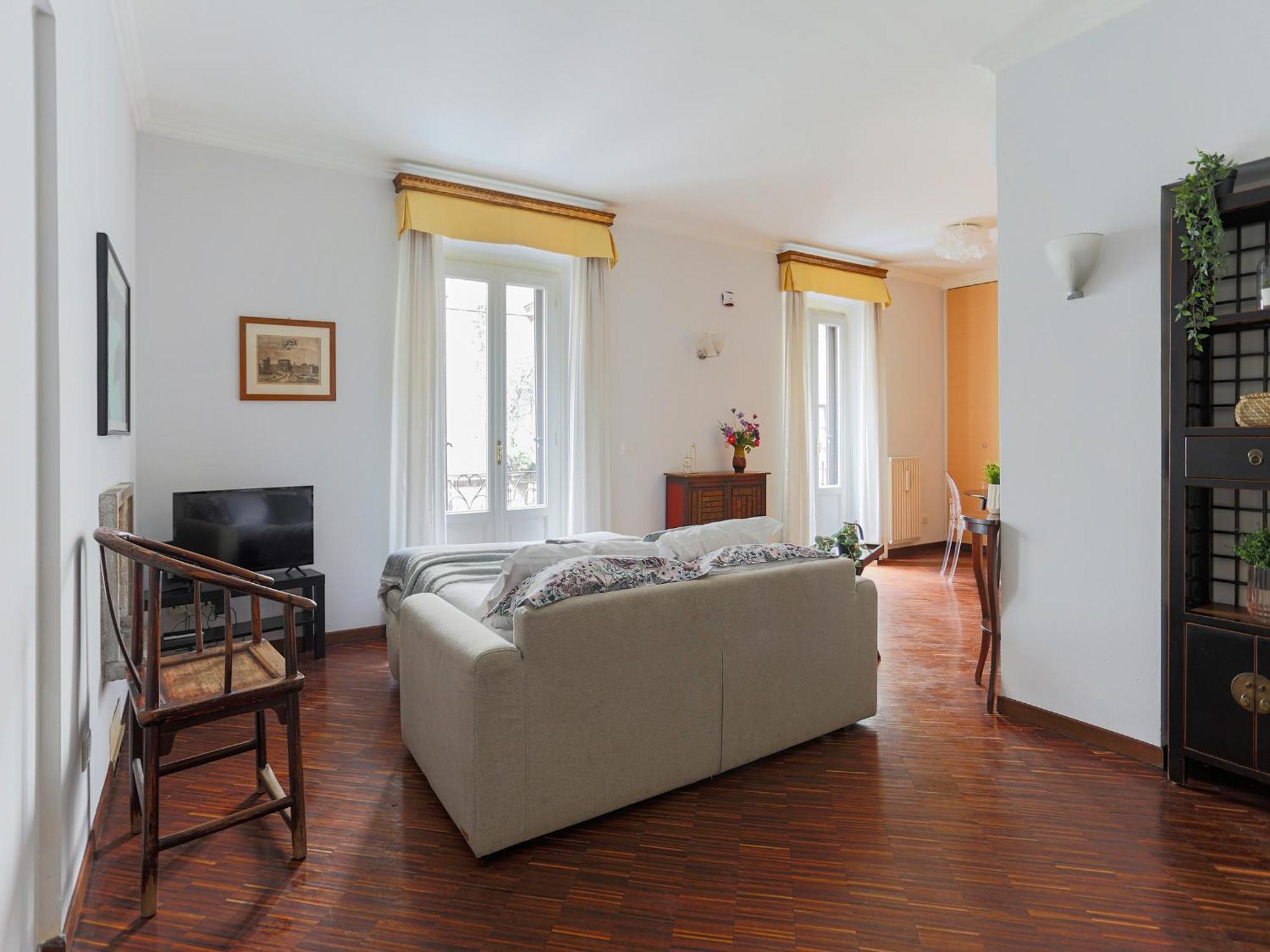 The Best Rent - Spacious One-Bedroom Apartment Near The Columns Of San Lorenzo Milan Bagian luar foto
